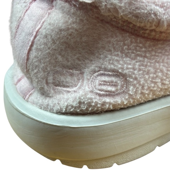 OOFOS Oocoozie Women's Pink Fleece Low Sneakers - Picture 4 of 11
